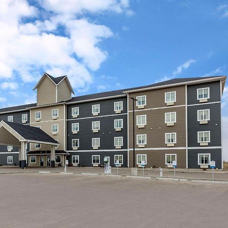 Quality Inn & Suites Moose Jaw Esterno foto