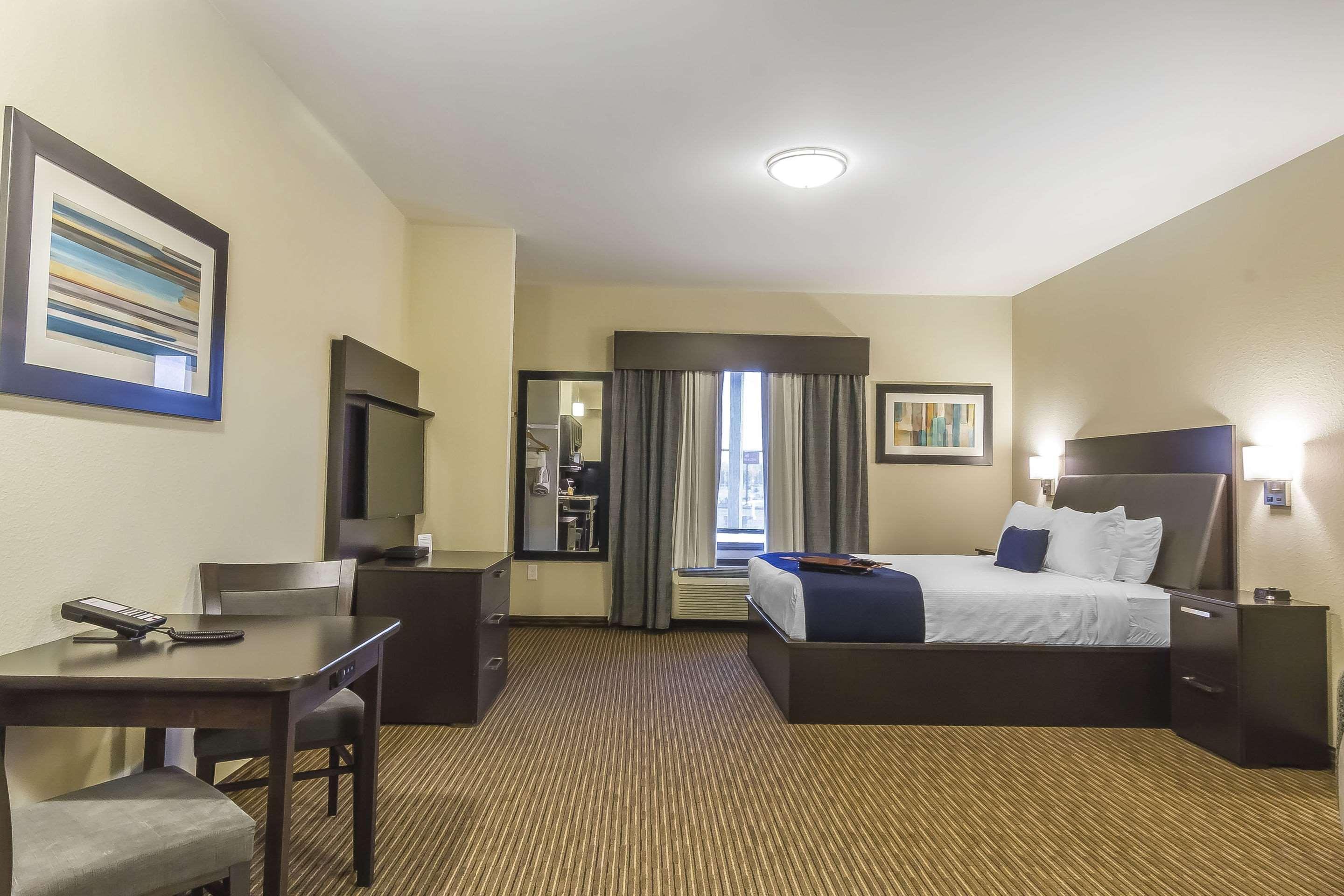 Quality Inn & Suites Moose Jaw Esterno foto