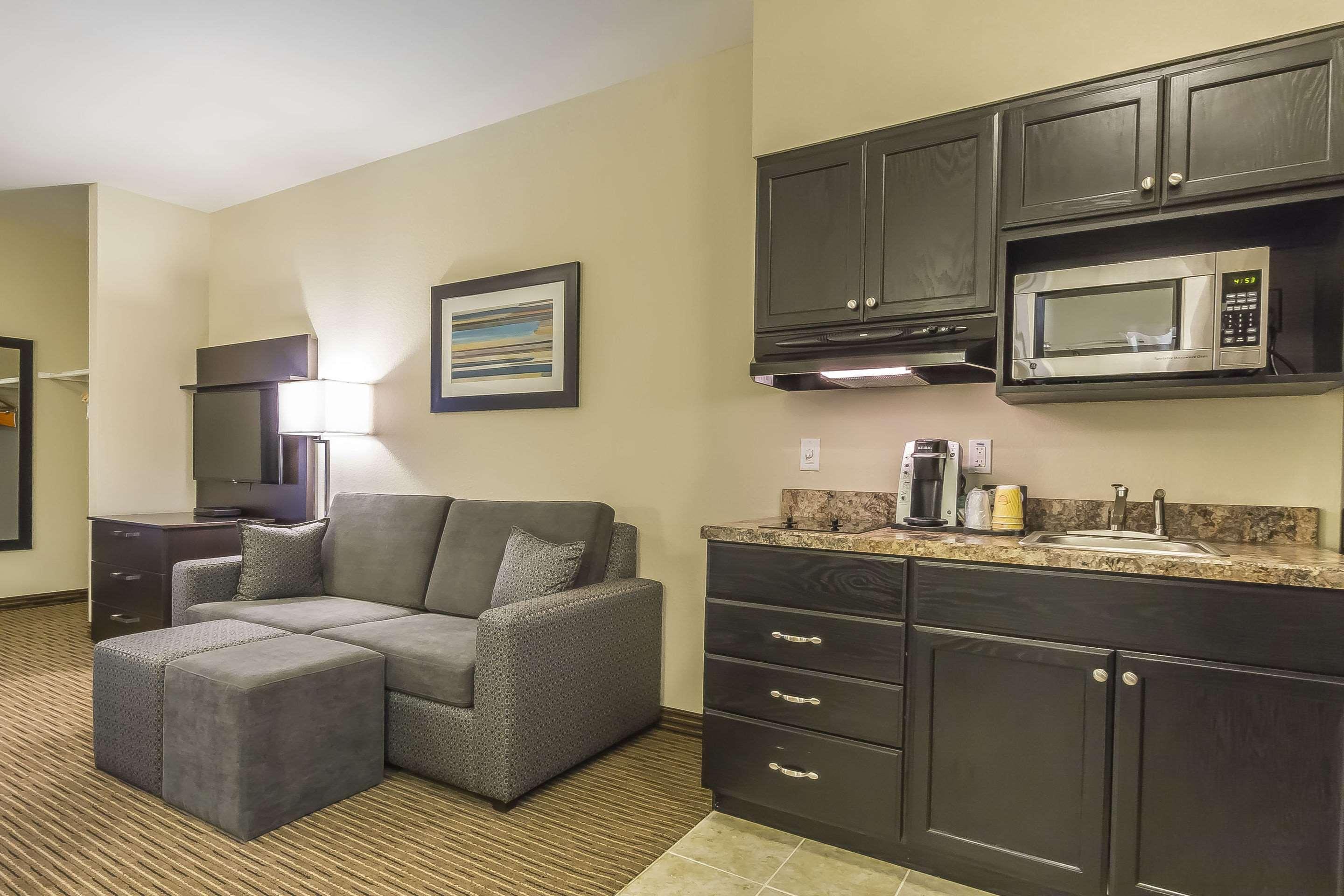 Quality Inn & Suites Moose Jaw Esterno foto