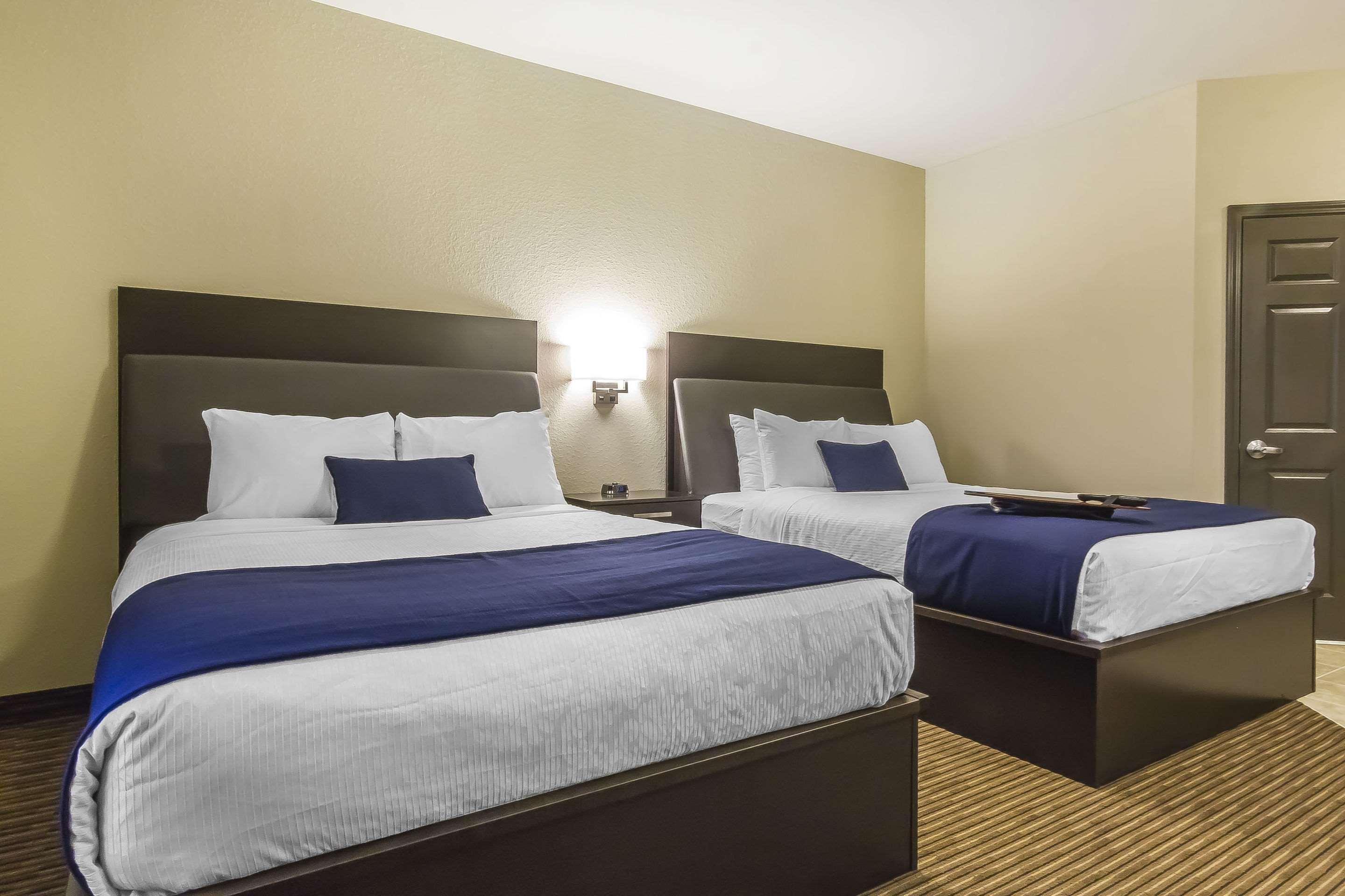 Quality Inn & Suites Moose Jaw Esterno foto