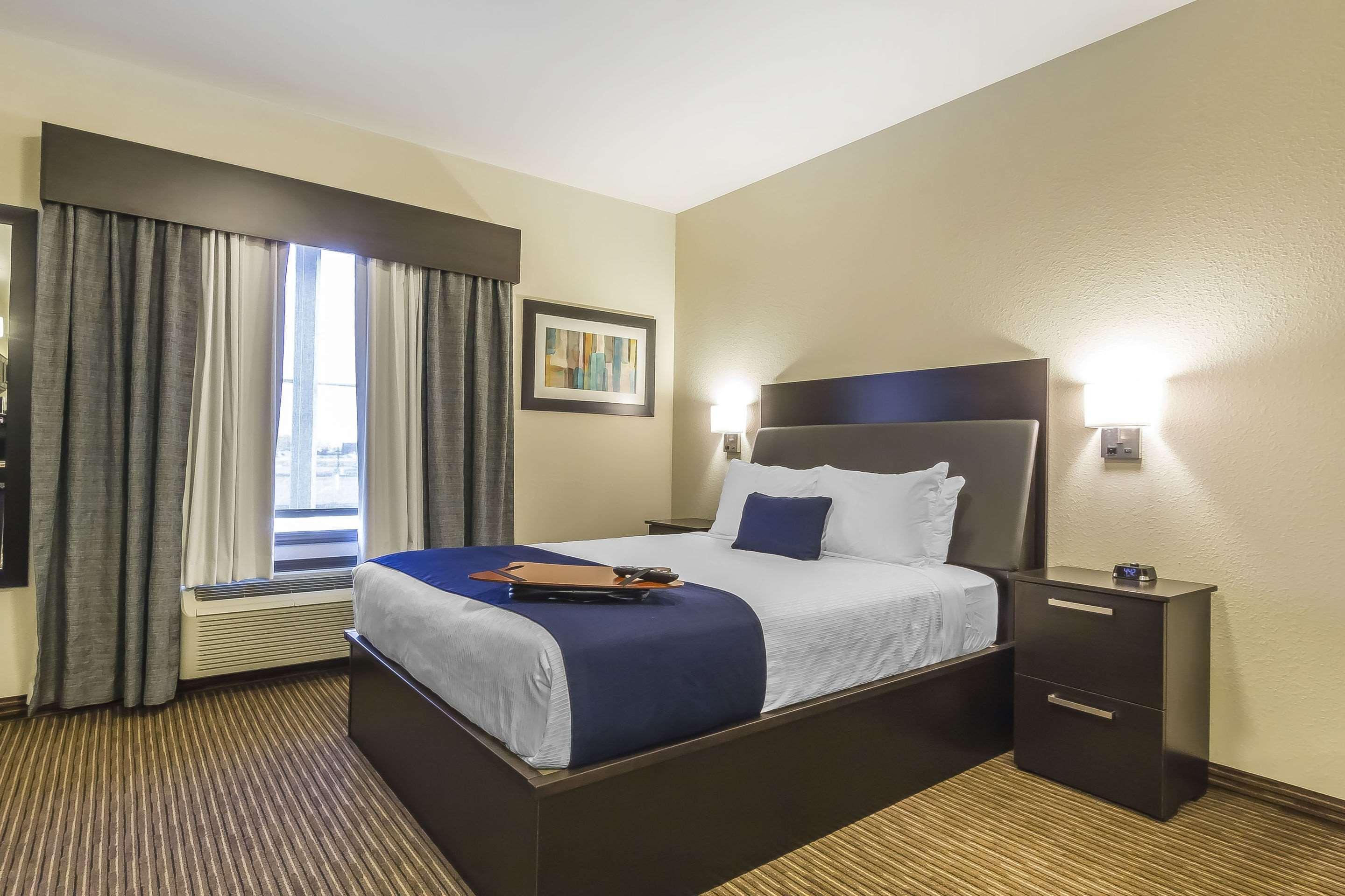 Quality Inn & Suites Moose Jaw Esterno foto