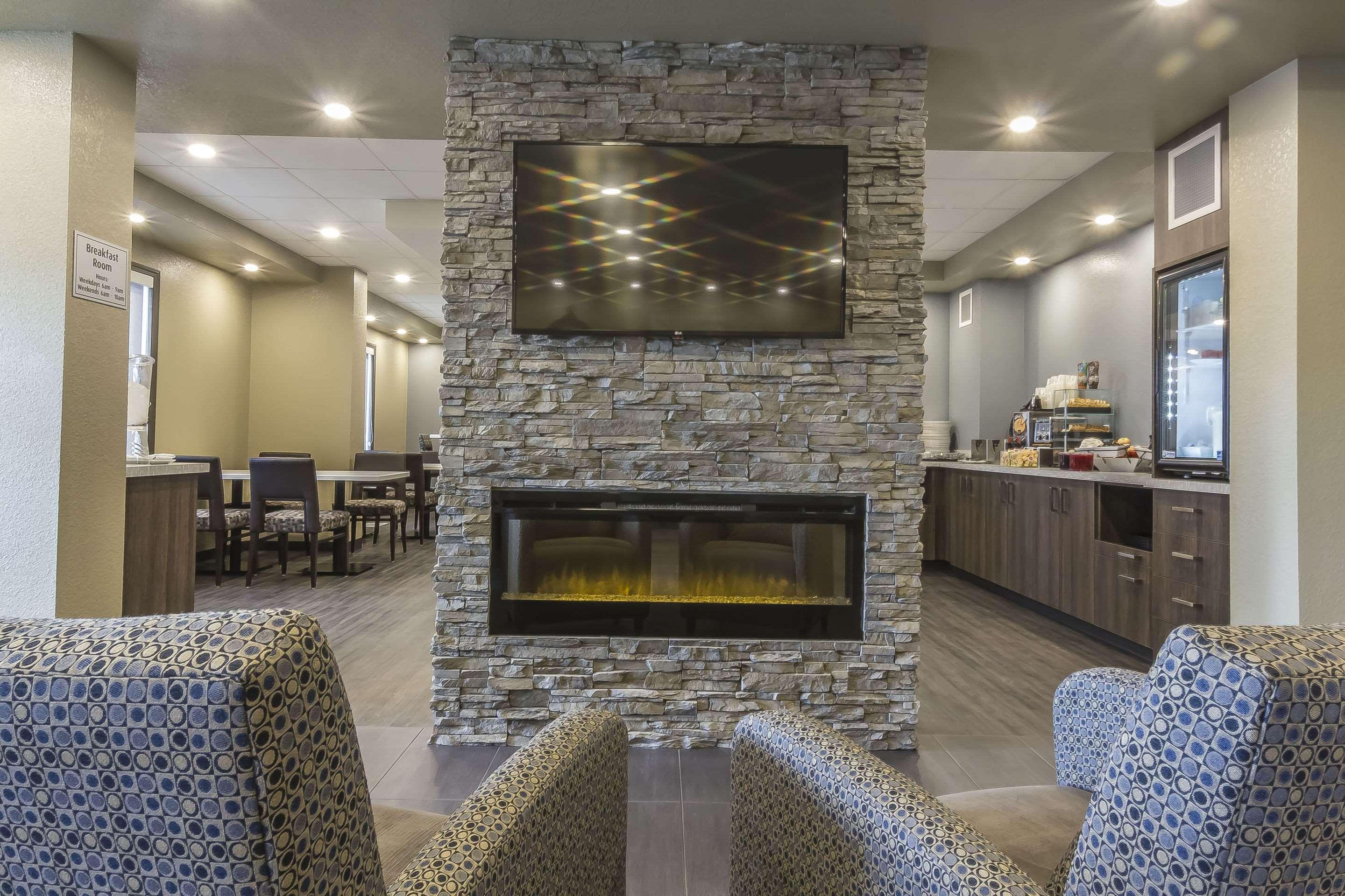 Quality Inn & Suites Moose Jaw Esterno foto