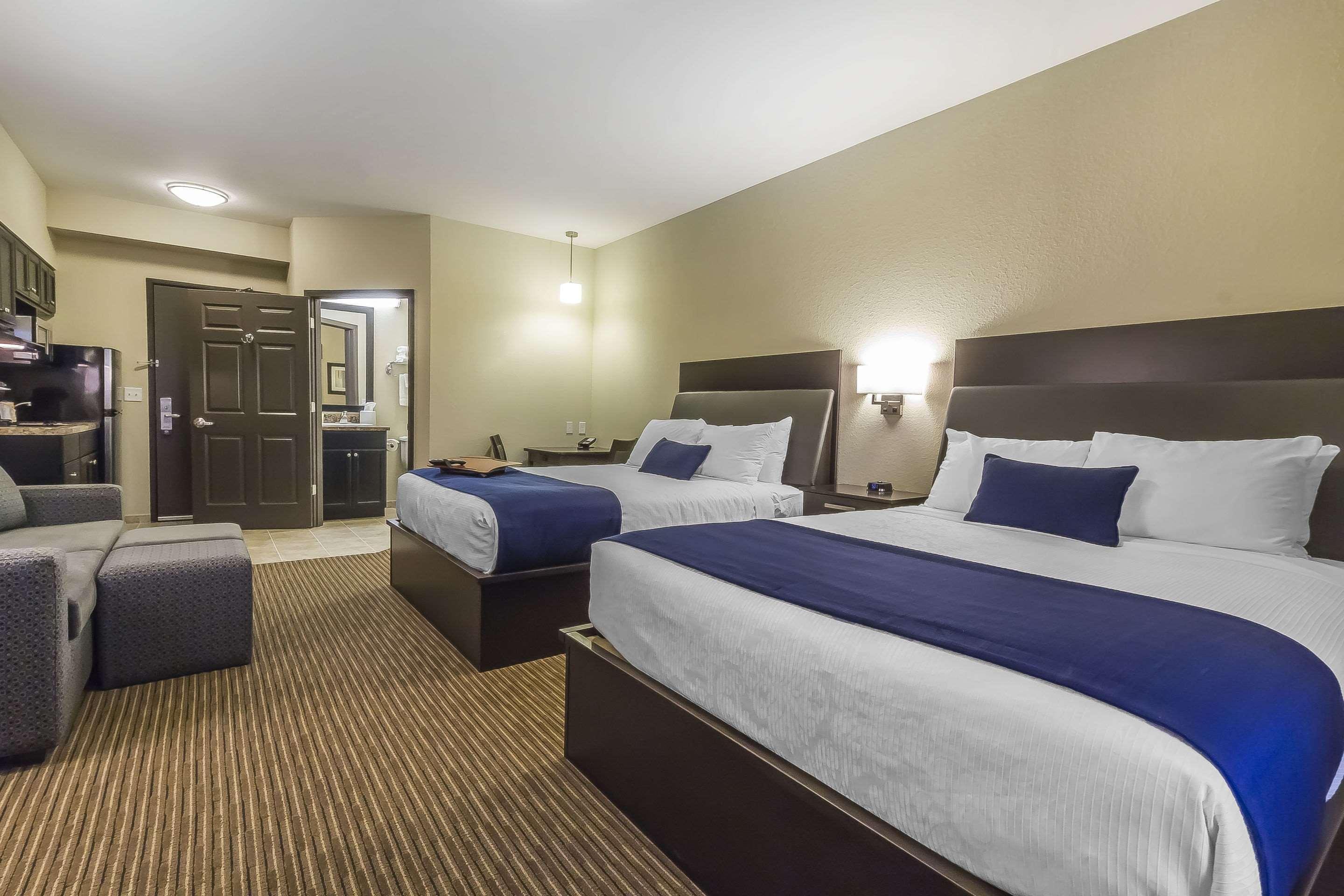 Quality Inn & Suites Moose Jaw Esterno foto