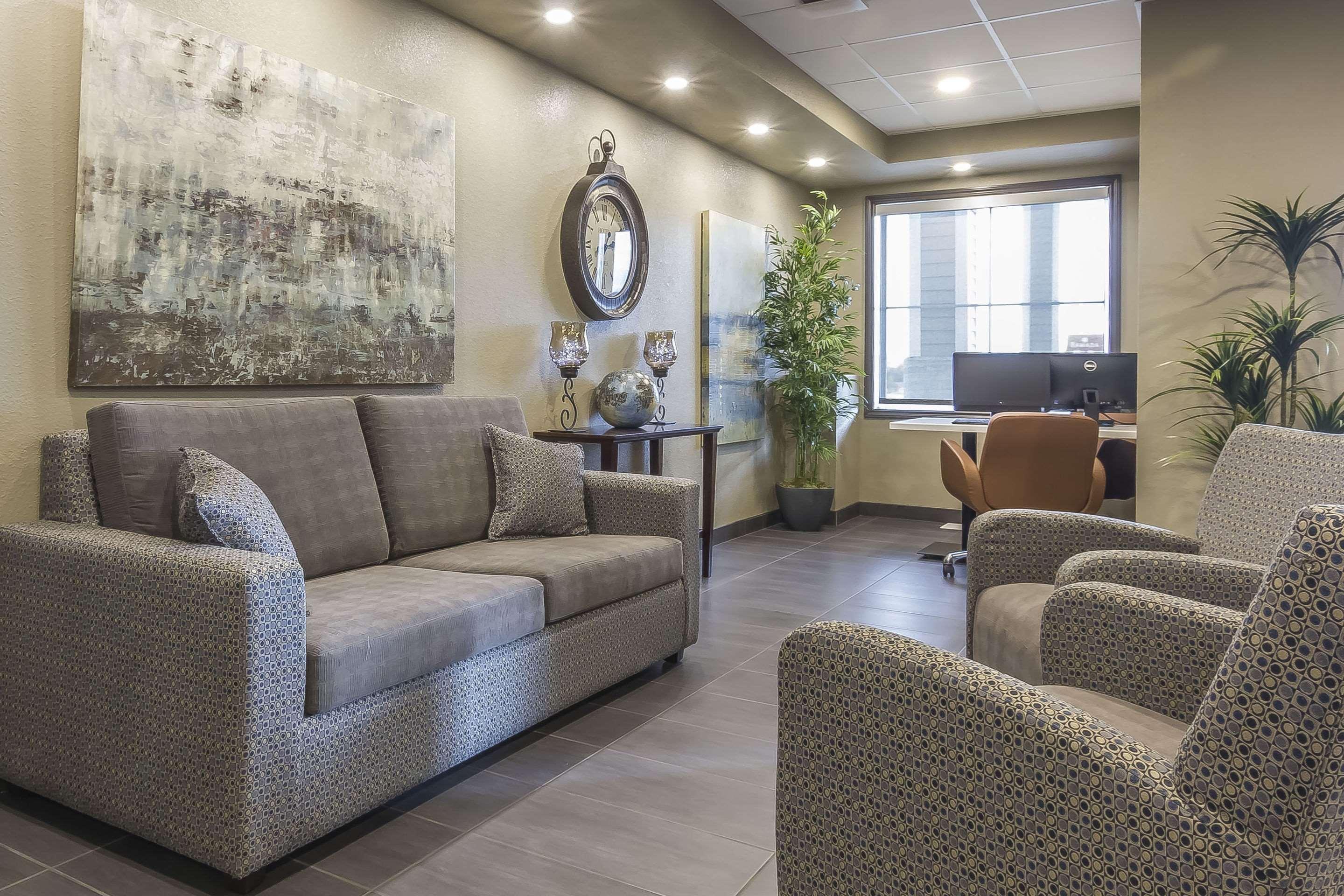 Quality Inn & Suites Moose Jaw Esterno foto