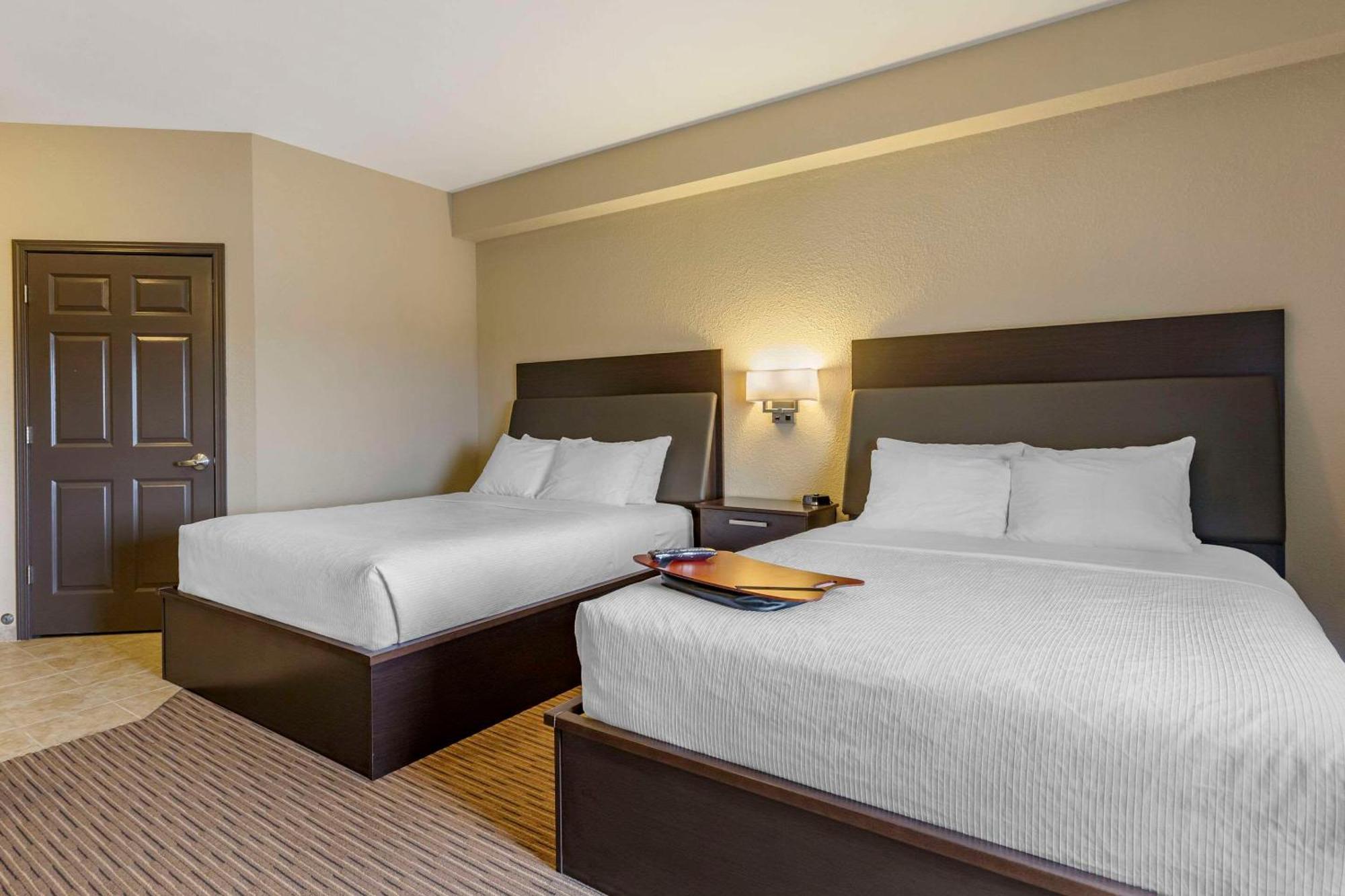 Quality Inn & Suites Moose Jaw Esterno foto