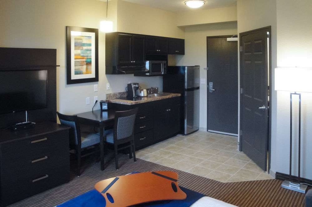 Quality Inn & Suites Moose Jaw Esterno foto